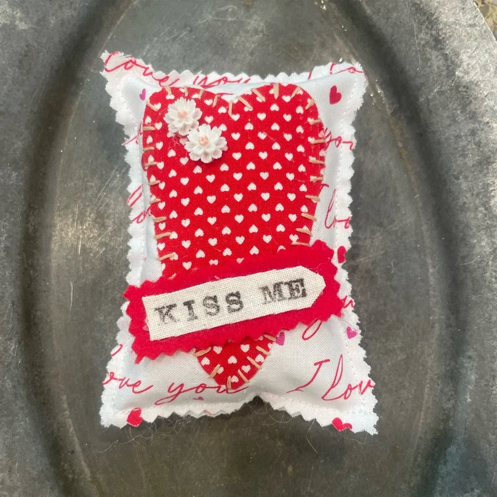 Valentine Heart Bowl Fillers New - Picture 2 of 6